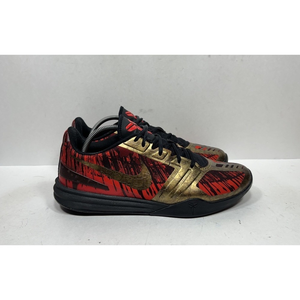 Nike KB Mentality Black Gold Red Iron Man 704942-008 Men's Size 10.5 Shoes Kobe